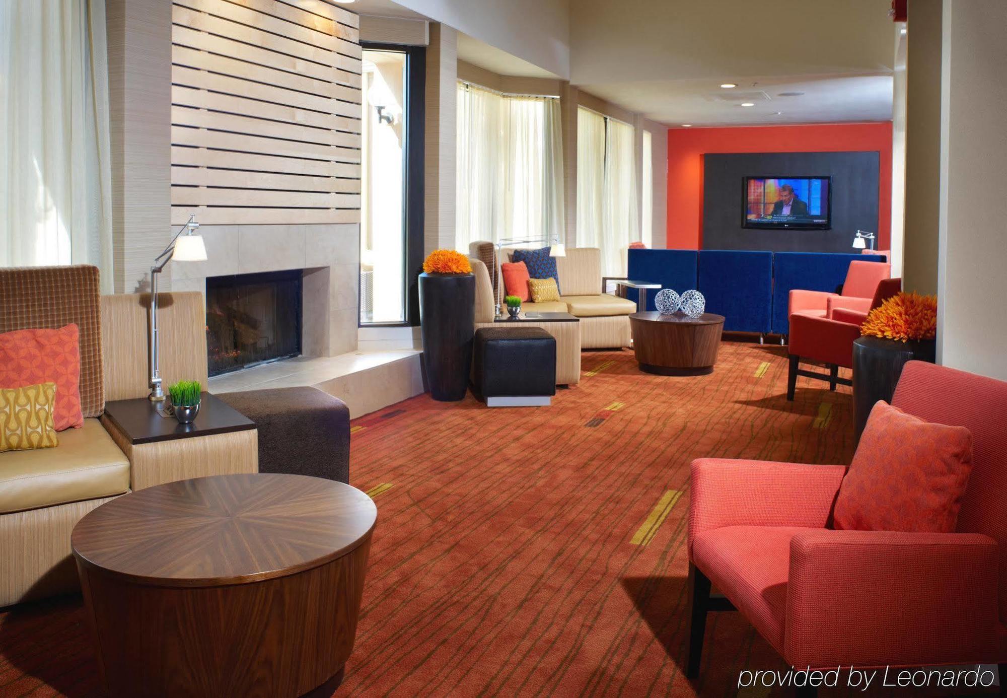 Courtyard By Marriott Louisville East Exterior photo